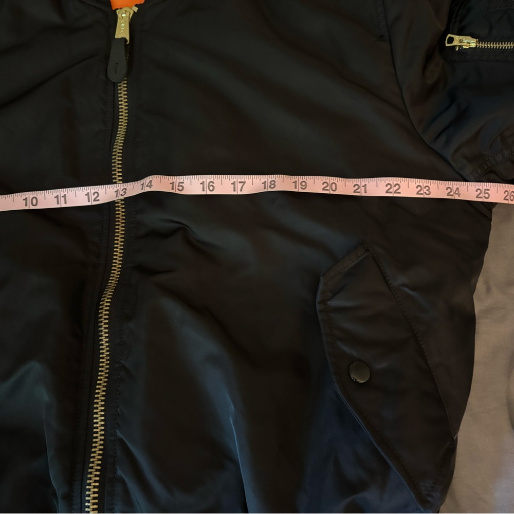 Alpha Industries Bomber Jacket - Picture 9 of 9